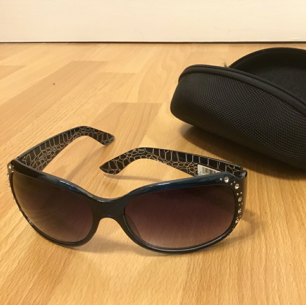 sun glasses.